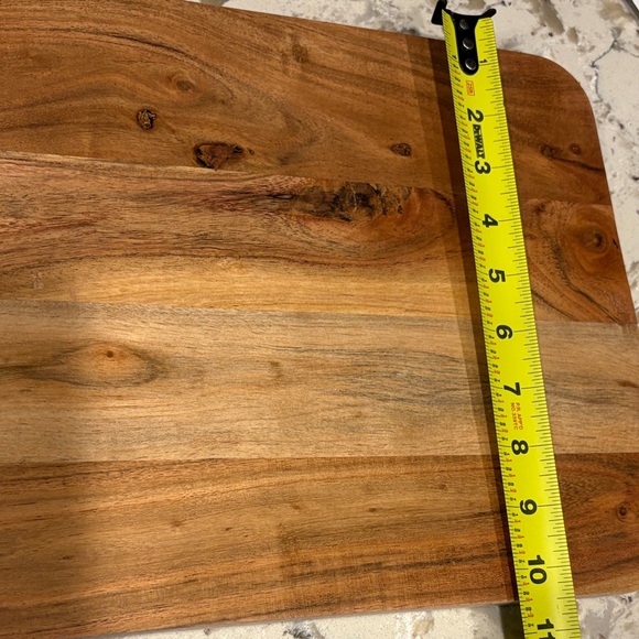Wooden Cutting Board with Handle - Picture 5 of 7